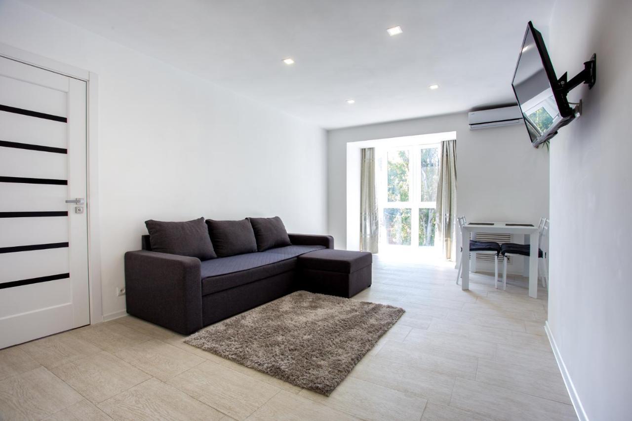 Apartment On Ushakova Kherson Exterior photo